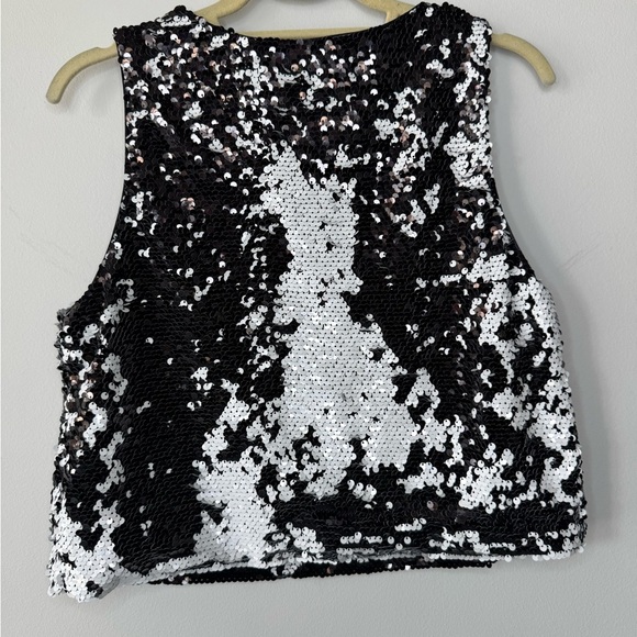 Gilbert Black & White Transforming Sequin Top – Size Large - Picture 14 of 16